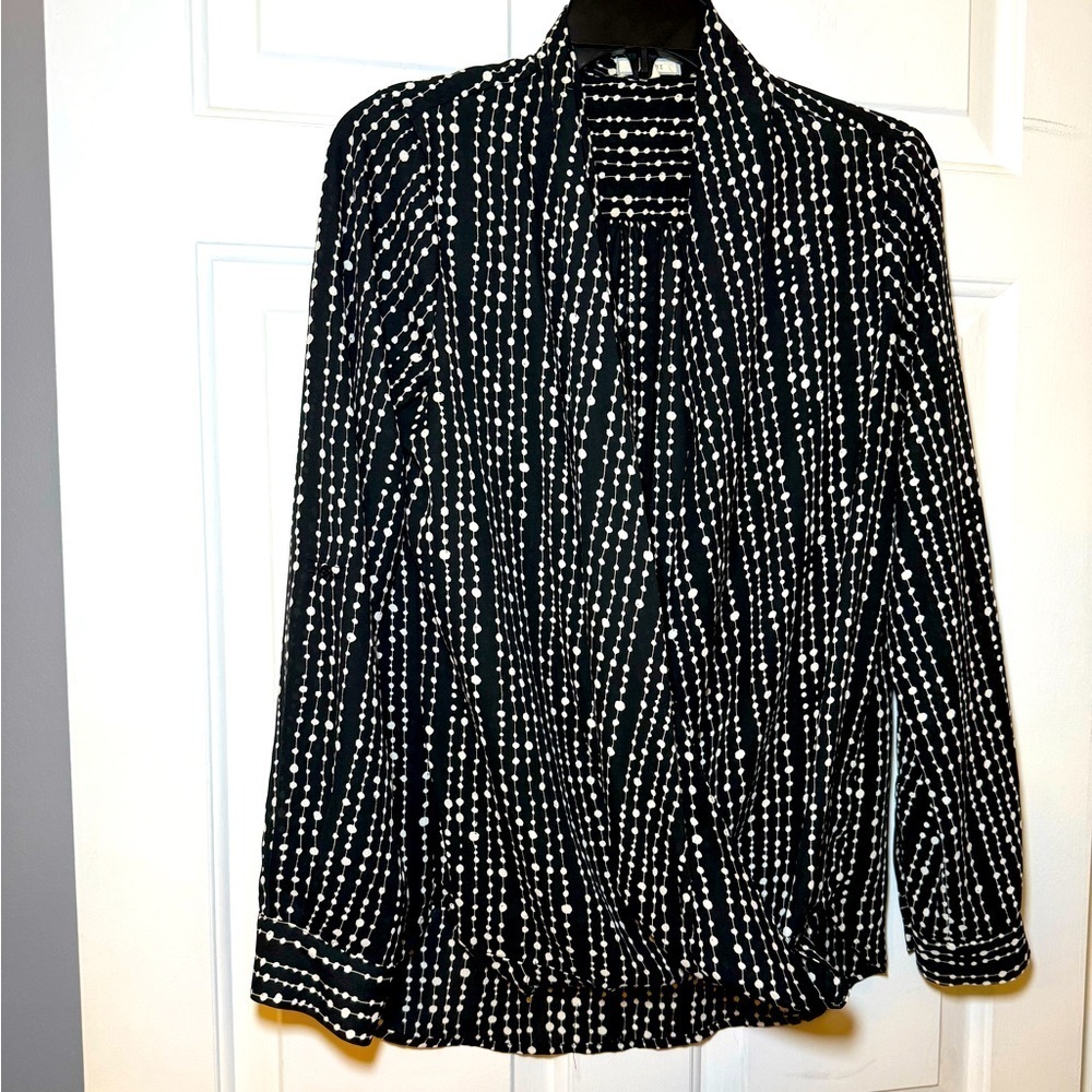 Pleione Woman’s Black & White Print Collared Blouson Style Medium LS Flowy